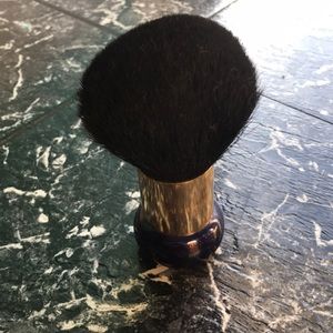 Estée Lauder large powder brush
